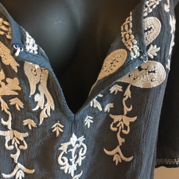 Gorgeous Embroidered Ecote Top with Crotchet Trim! - Picture 6 of 7